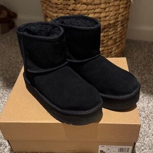UGG mini platform Black Boots
